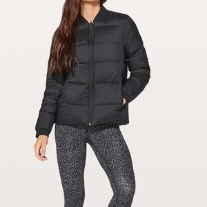 Lululemon 800-fill Goose weightless wonder size 6